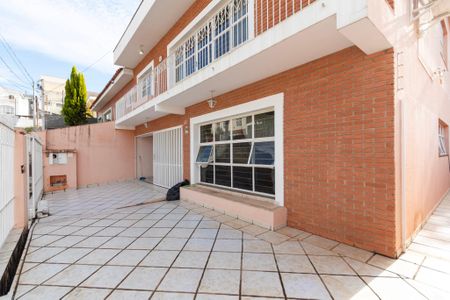 Casa para alugar com 330m², 4 quartos e 4 vagas Casa para alugar com 330m², 4 quartos e 4 vagasQuintal