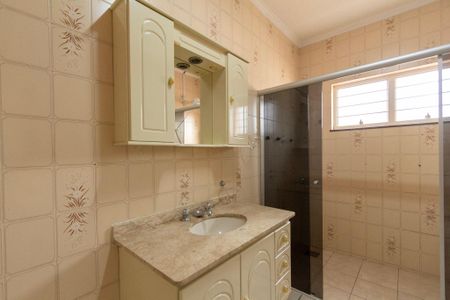Casa para alugar com 330m², 4 quartos e 4 vagas Casa para alugar com 330m², 4 quartos e 4 vagasBanheiro Social