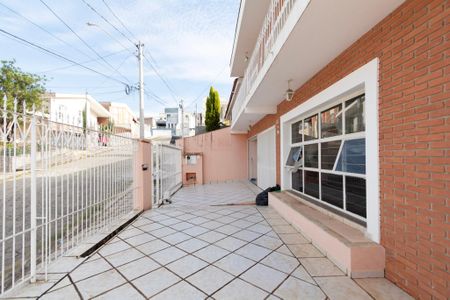Casa para alugar com 330m², 4 quartos e 4 vagas Casa para alugar com 330m², 4 quartos e 4 vagasQuintal