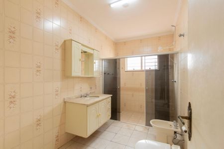 Casa para alugar com 330m², 4 quartos e 4 vagas Casa para alugar com 330m², 4 quartos e 4 vagasBanheiro Social
