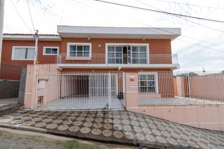 Casa para alugar com 330m², 4 quartos e 4 vagas Casa para alugar com 330m², 4 quartos e 4 vagasFachada