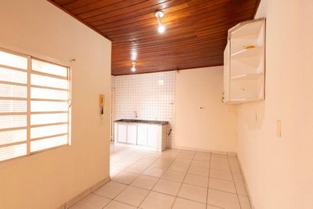 Casa para alugar com 330m², 4 quartos e 4 vagas Casa para alugar com 330m², 4 quartos e 4 vagasEdícula