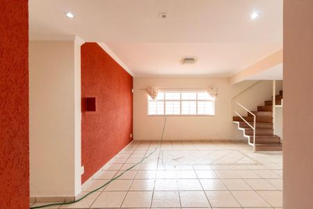 Casa para alugar com 330m², 4 quartos e 4 vagas Casa para alugar com 330m², 4 quartos e 4 vagasSala