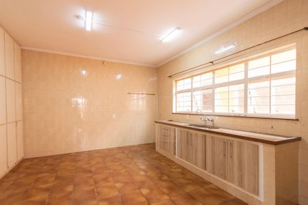 Casa para alugar com 330m², 4 quartos e 4 vagas Casa para alugar com 330m², 4 quartos e 4 vagasCozinha