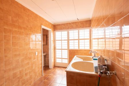 Casa para alugar com 330m², 4 quartos e 4 vagas Casa para alugar com 330m², 4 quartos e 4 vagasÁrea de Serviço