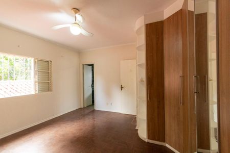 Casa para alugar com 330m², 4 quartos e 4 vagas Casa para alugar com 330m², 4 quartos e 4 vagasSuíte