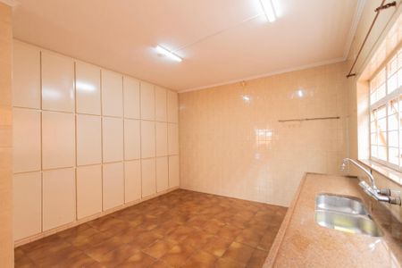 Casa para alugar com 330m², 4 quartos e 4 vagas Casa para alugar com 330m², 4 quartos e 4 vagasCozinha