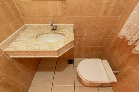 Casa para alugar com 330m², 4 quartos e 4 vagas Casa para alugar com 330m², 4 quartos e 4 vagasLavabo
