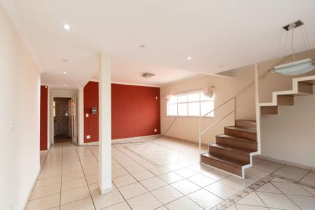 Casa para alugar com 330m², 4 quartos e 4 vagas Casa para alugar com 330m², 4 quartos e 4 vagasSala