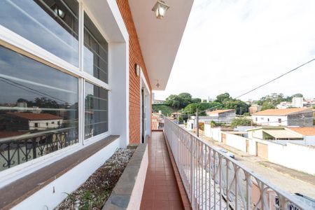 Casa para alugar com 330m², 4 quartos e 4 vagas Casa para alugar com 330m², 4 quartos e 4 vagasVaranda