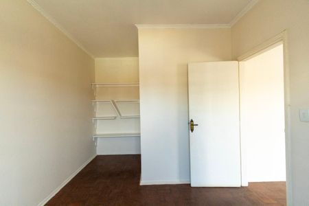 Casa para alugar com 330m², 4 quartos e 4 vagas Casa para alugar com 330m², 4 quartos e 4 vagasQuarto 1