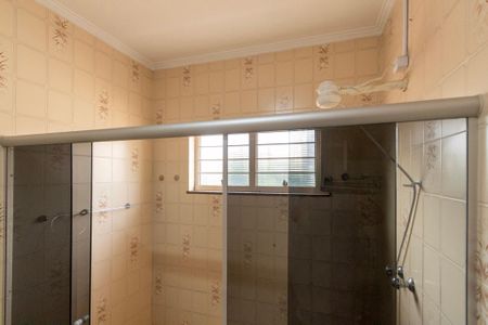 Casa para alugar com 330m², 4 quartos e 4 vagas Casa para alugar com 330m², 4 quartos e 4 vagasBanheiro Social