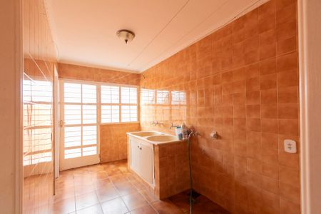 Casa para alugar com 330m², 4 quartos e 4 vagas Casa para alugar com 330m², 4 quartos e 4 vagasÁrea de Serviço