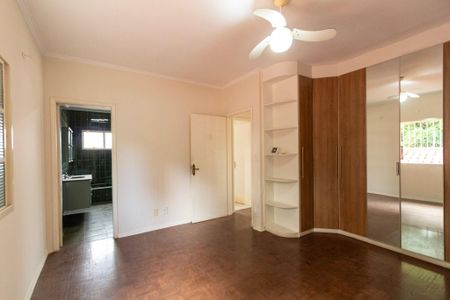 Casa para alugar com 330m², 4 quartos e 4 vagas Casa para alugar com 330m², 4 quartos e 4 vagasSuíte