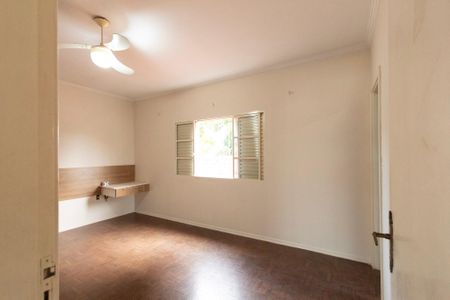 Casa para alugar com 330m², 4 quartos e 4 vagas Casa para alugar com 330m², 4 quartos e 4 vagasSuíte