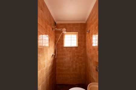 Casa para alugar com 330m², 4 quartos e 4 vagas Casa para alugar com 330m², 4 quartos e 4 vagasBanheiro Área de Serviço