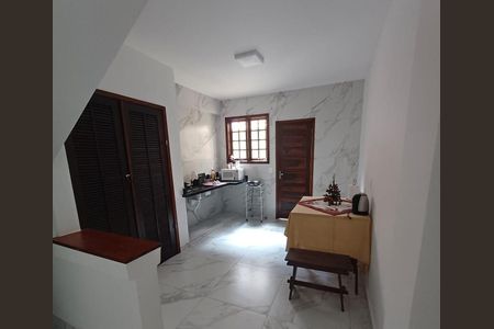 Casa para alugar com 2 quartos, 70m² em Quarteirão Brasileiro, Petrópolis