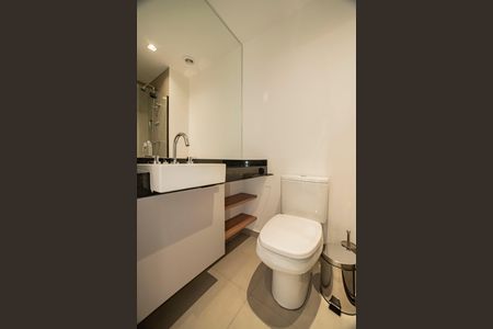 Banheiro de kitnet/studio para alugar com 1 quarto, 21m² em Vila Clementino, São Paulo