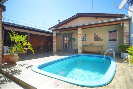 Casa à venda com 186m², 3 quartos e 2 vagasPiscina