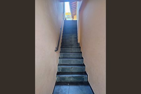 Casa à venda com 175m², 2 quartos e 3 vagasEscada