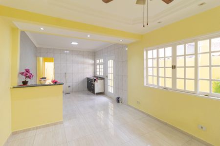 Sala de casa para alugar com 2 quartos, 110m² em Vila Silviania, Carapicuíba