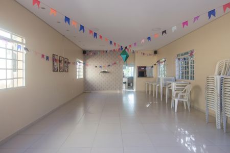 Apartamento para alugar com 68m², 2 quartos e 1 vagaÁrea comum - Salão de festas