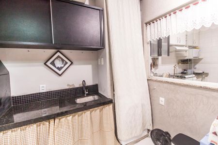 Apartamento para alugar com 68m², 2 quartos e 1 vagaÁrea de Serviço