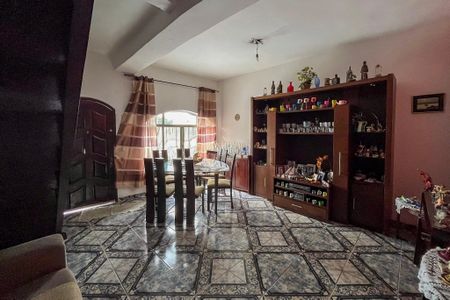 Casa à venda com 150m², 5 quartos e 3 vagasCasa 1 - Sala