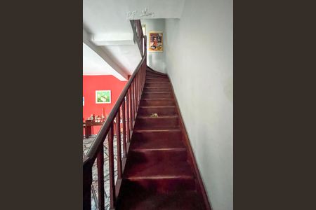 Casa à venda com 150m², 5 quartos e 3 vagasCasa 1 - Escada