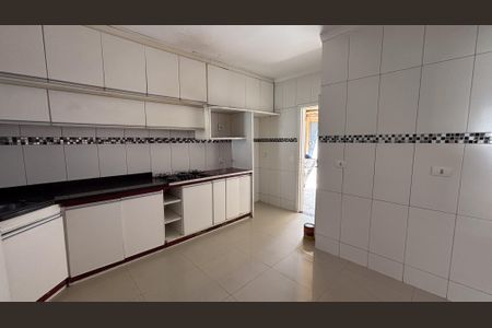 Casa para alugar com 200m², 4 quartos e 4 vagasCozinha