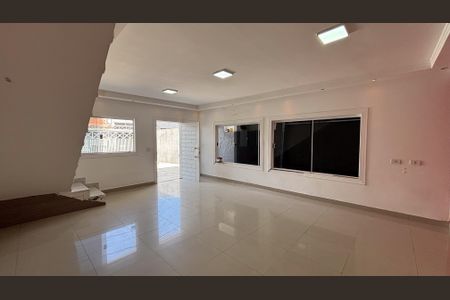Casa para alugar com 200m², 4 quartos e 4 vagasSala