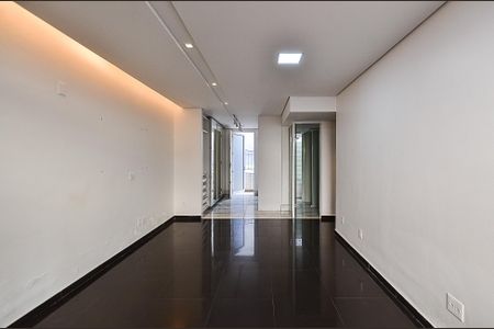 Casa à venda com 497m², 4 quartos e 4 vagasSuíte 3
