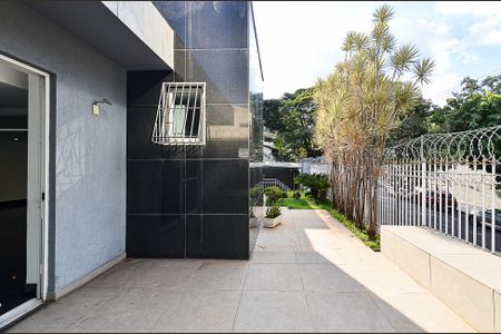 Casa à venda com 497m², 4 quartos e 4 vagasVaranda