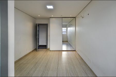 Casa à venda com 497m², 4 quartos e 4 vagasSuíte 1