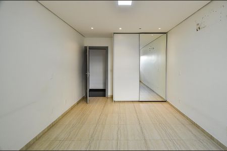 Casa à venda com 497m², 4 quartos e 4 vagasSuíte 1