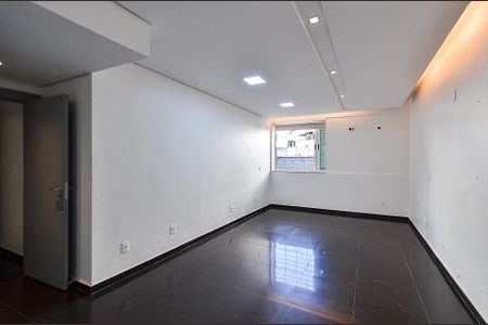 Casa à venda com 497m², 4 quartos e 4 vagasSuíte 3