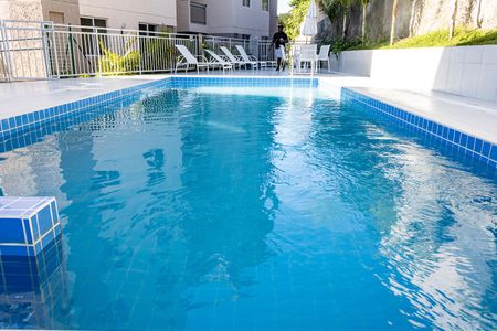 Apartamento para alugar com 60m², 2 quartos e 1 vagaÁrea comum - Piscina
