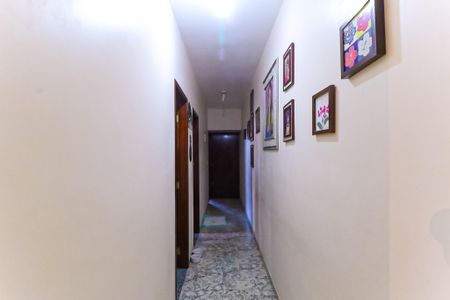Casa para alugar com 350m², 3 quartos e 4 vagasCorredor