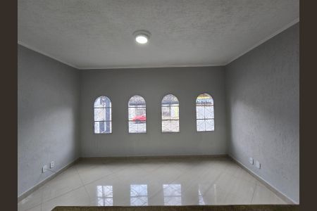Casa para alugar com 150m², 2 quartos e 2 vagasSala 