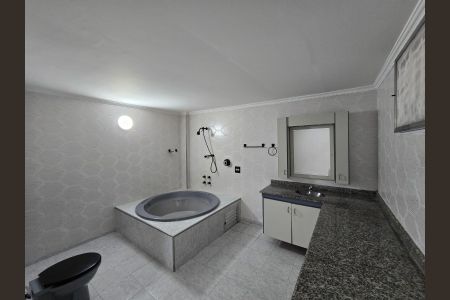 Casa para alugar com 150m², 2 quartos e 2 vagasBanheiro da Suíte