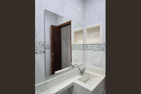 Casa para alugar com 150m², 2 quartos e 2 vagasBanheiro Social