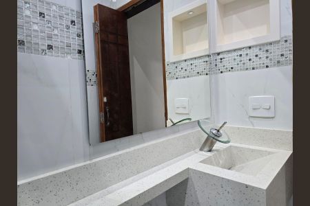 Casa para alugar com 150m², 2 quartos e 2 vagasBanheiro Social