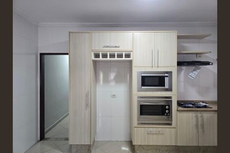 Casa para alugar com 150m², 2 quartos e 2 vagasCozinha 