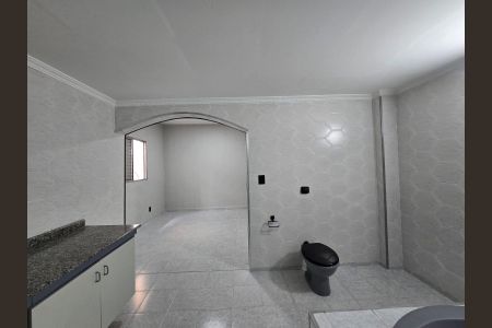 Casa para alugar com 150m², 2 quartos e 2 vagasBanheiro da Suíte