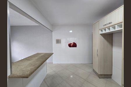 Casa para alugar com 150m², 2 quartos e 2 vagasCozinha 