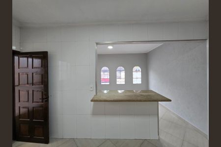 Casa para alugar com 150m², 2 quartos e 2 vagasCozinha 