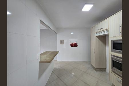 Casa para alugar com 150m², 2 quartos e 2 vagasCozinha 