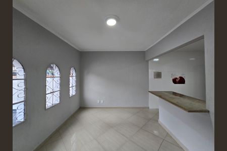 Casa para alugar com 150m², 2 quartos e 2 vagasSala 