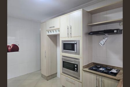 Casa para alugar com 150m², 2 quartos e 2 vagasCozinha 
