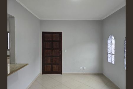 Casa para alugar com 150m², 2 quartos e 2 vagasSala 